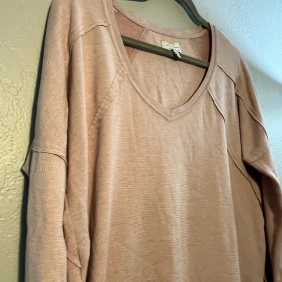 Y2K Lucky Brand Light Pink Wide V-Neck Sweater SZ M LongSleeve Top Blouse 2000s - Picture 4 of 9